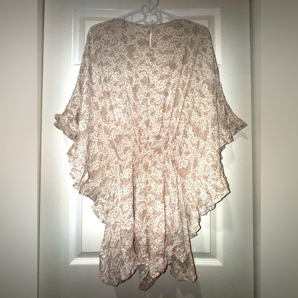 Lush Soft Patterned sage cream brown romper. Size Medium. VGUC. - Picture 6 of 14